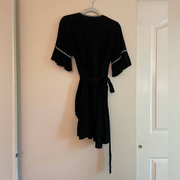 Moon River Blanket Stitch Linen Blend Black and Cream Ruffled Wrap Mini Dress 🖤🤍 - Picture 3 of 7